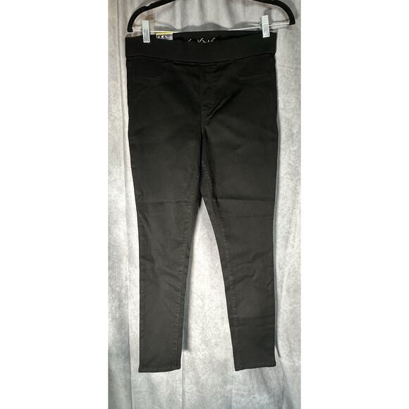 Gloria Vanderbilt Ladies' Pull on Fitted Leg High Rise Slimming Black Size 6 - Picture 1 of 2
